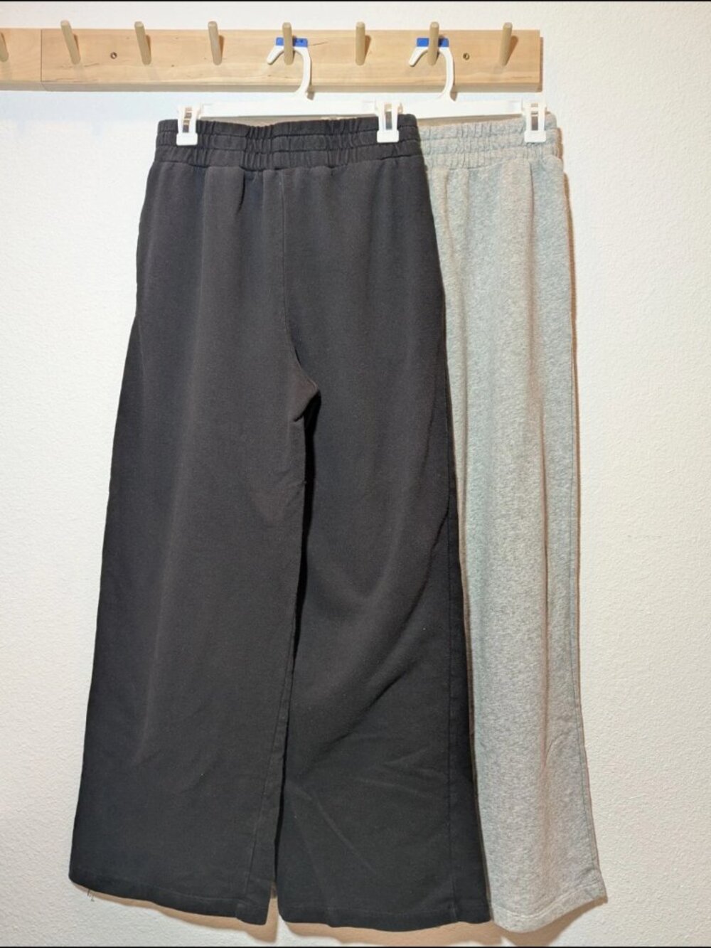 2 pairs of cotton blend wide leg sweatpants - Picture 2 of 12